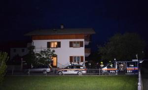 Un român a fost arestat de unitatea de elită a poliţiei austriece, Cobra. Bărbatul şi-a şocat fosta iubită, care a fugit de acasă