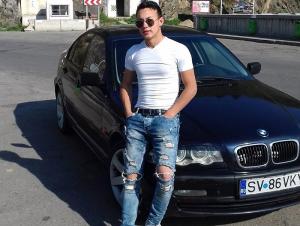 El e adolescentul de 19 ani care a murit după ce a intrat cu BMW-ul într-o terasă, la Fărcaşa, în Neamţ. Acul vitezometrului s-a blocat la 180 km/h