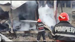 Primele imagini de la incendiul violent de la Mănăstirea Roşiori din Suceava