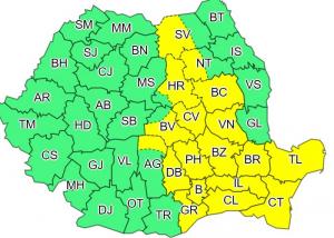 Cod galben de vreme severă în Bucureşti şi alte 17 judeţe, intrat în vigoare cu puţin timp în urmă şi valabil până la miezul nopţii