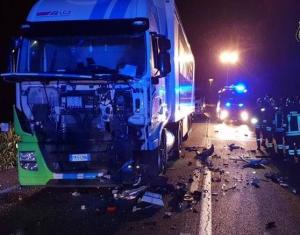 Accident mortal cu un tânăr şofer român de TIR, 24 de ani, pe o şosea din Italia