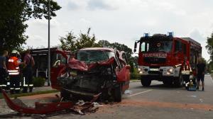 Imagini dramatice de la locul accidentului în care o maşină cu şapte români a intrat în plin într-un camion, în Germania (video)