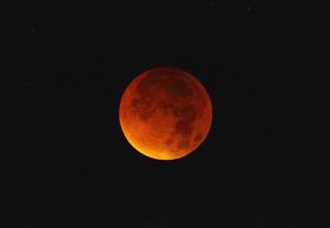 Luna Sângerie, profeții și mituri. De ce se tem creștinii de eclipsa de Lună din 27 iulie 2018: "Sfârșitul lumii se apropie"