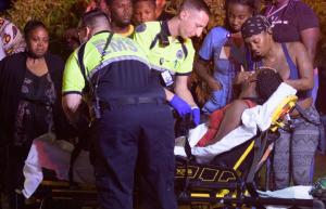 Doi tineri care au ucis trei oameni și rănit alți 7, în timpul unui atac armat în New Orleans, sunt în continuare căutați de polițiști