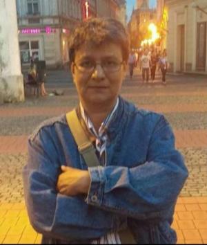 Primele reţineri în cazul scriitoarei Doina Popescu - Brăila, bătută miercuri noapte pentru că "răpeşte copii cu ambulanţa neagră"