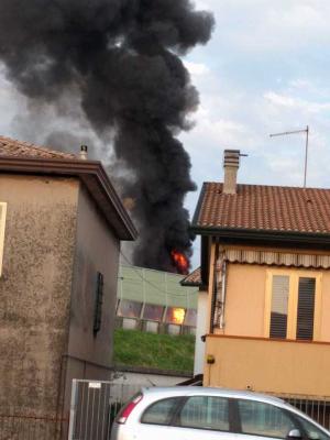 Un român de 19 ani a murit carbonizat în Italia, într-un accident teribil, între un TIR şi o furgonetă