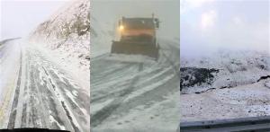 Strat de zăpadă de 10 centimetri pe Transfăgărăşan. Drumarii intervin cu utilajele de deszăpezire (Video)