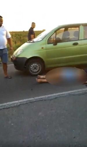 Accident dramatic la Buzău! O tânără a murit, iar soțul ei e în stare gravă după ce s-au izbit cu motocicleta de o mașină care nu le-a acordat prioritate