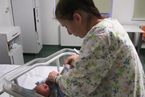 Andrei Vasile este primul copil născut în 2019, în România. Băiețelul venit pe lume la 00:01 mai are trei frați
