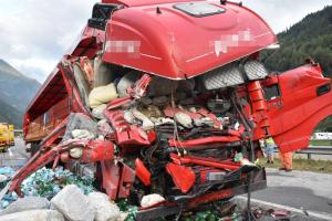O boală incurabilă, motivul accidentului cu patru morţi provocat de un şofer român de TIR, în Elveţia