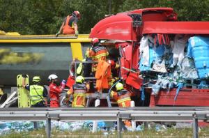 O boală incurabilă, motivul accidentului cu patru morţi provocat de un şofer român de TIR, în Elveţia
