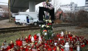 Crucea din locul în care a murit Andrei Pintican trebuie să dispară de la locul accidentului. Primăria Bistriţa a somat familia
