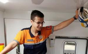 El e Mihai, voluntar la Ambulanță, primul care l-a ajutat pe tânărul ce s-a aruncat la metrou, la Costin Georgian: "Contează că e în viață"