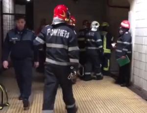 O femeie a murit după ce s-a aruncat în fața metroului, în galeria subterană de la Piața Romană (Video)