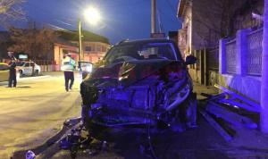 Un şofer beat a băgat în spital un şofer fără permis, după ce a intrat în maşina acestuia
