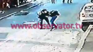 Exclusiv: momentul arestării atacatorului care a înjunghiat o profesoară la un liceu din Ploieşti
