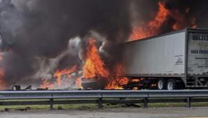 Accident de coșmar. Copii morți după ce două camioane au luat foc pe o autostradă din Statele Unite