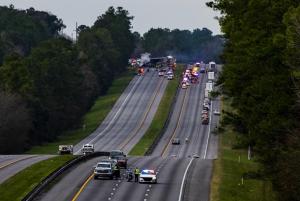 Accident de coșmar. Copii morți după ce două camioane au luat foc pe o autostradă din Statele Unite
