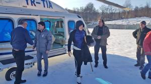 Gigi Becali s-a dus la slujba de Bobotează cu elicopterul şi în adidaşi