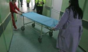 Pacient mort la spitalul din Ploieşti, după ce a fost scăpat în cap, de pe targă. Bărbatul fusese operat de o tumoră cerebrală