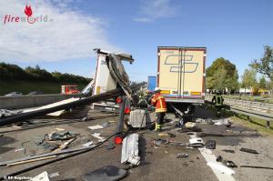 Şofer român de TIR strivit în cabina atârnată de camionul în care a intrat, în Germania