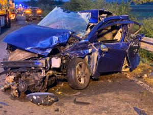 Şofer român de TIR aproape mort, în Germania, a intrat cu viteză în două maşini oprite pe dreapta