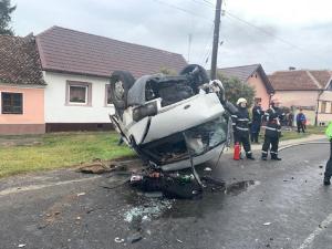 Două maşini făcute praf într-un accident violent la Braşov, soldat cu patru răniţi (Foto/ Video)