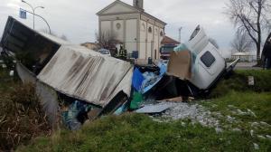 Şofer român de camion, la un pas să fie ucis, încercând să evite un accident mortal, în Italia
