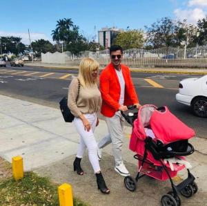 Elena Udrea, la plimbare în Costa Rica, alături de iubitul și de fiica sa