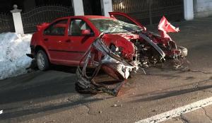 Poliţiştii nu ştiu cine a fost la volan, în accidentul teribil de la Vicovu de Jos. Doi tineri sunt în comă