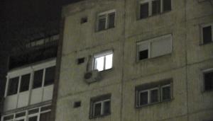 Crimă urmată de sinucidere, în Arad. Şi-a omorât nevasta, apoi s-a aruncat de la etajul 9. Copilul celor doi a sunat la 112
