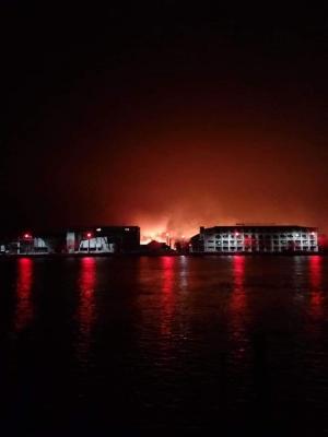 Imagini dramatice de la incendiul de lângă Sulina. Focul arde de câteva ore pe o suprafață uriașă