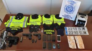 Doi români îmbrăcaţi în poliţişti, prinşi în Spania tocmai când puseseră mâna pe jumătate de milion de euro