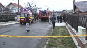 Un tată şi-a ucis fiul de 16 ani şi soacra, în Piatra Neamţ. I-a înjunghiat, apoi a dat foc la casă (Video)