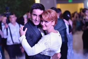 Imagini de senzaţie cu Liviu Dragnea şi iubita lui, la petrecerea de nuntă a Liei Olguța Vasilescu (Video)