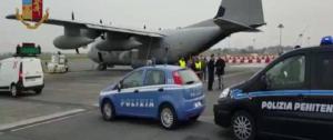 Salvini anunță că a trimis 13 deținuți români cu avionul, la București, din Italia (VIDEO)
