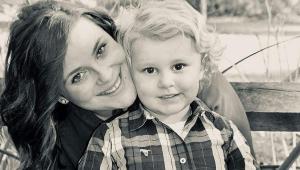 O tânără și fiul ei luptă cu cancerul. Amândoi au fost diagnosticați, la câteva luni distanță