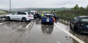 Accident cu 50 de mașini pe o autostradă din Germania, după o furtună puternică