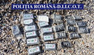 Kilograme de droguri inscripţionate 'CR7', găsite pe plaja Cap Aurora