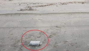 Alte trei pachete de cocaină, găsite pe litoral duminică dimineața