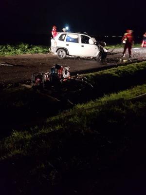 Un tânăr din Prahova a murit pe loc după ce s-a izbit violent cu Opelul de un copac