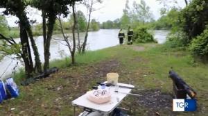 A fost scos din apă trupul lui Raul Cristian, pescarul român căzut cu maşina în râu, în Italia