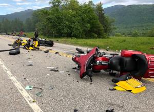 Şapte motociclişti au murit pe loc după ce o camionetă i-a spulberat pe contrasens. Carnagiu în New Hampshire, SUA (Video)