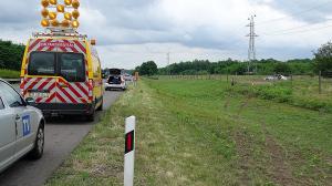 Maşina unei familii de români cu doi copii mici a zburat de pe autostradă, zeci de metri, în Ungaria