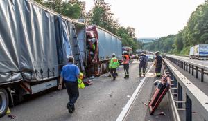 Şofer român de TIR, strivit între două camioane într-un cumplit accident în Germania