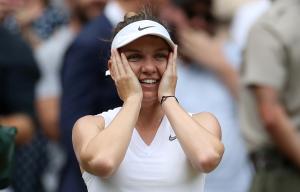 Reacția Simonei Halep când a câștigat finala de la Wimbledon, în fața Serenei Williams