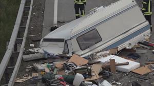 Un şofer de TIR a făcut infarct la volan, camionul lui a distrus rulota unei familii cu doi copii, în Germania