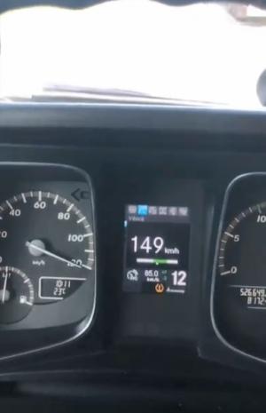 Concurs nebun de viteză, între şoferii români de TIR din străinătate. Record, 150 la oră (video)