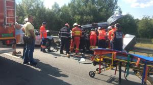 Grav accident la Reteag, cu patru victime, două maşini s-au lovit frontal. Intervin pompierii şi ambulanţe