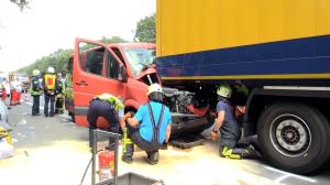 Şofer român mort în Germania, a intrat cu Sprinterul direct în camionul din faţa lui, cu viteză